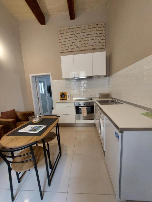 Central & Cozy - 1 Bedroom Apartment バレッタ エクステリア 写真
